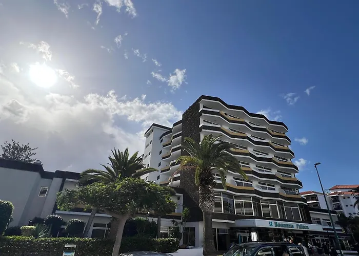 Complejo Blue Sea Puerto Resort compuesto por Hotel Canarife y Bonanza Palace